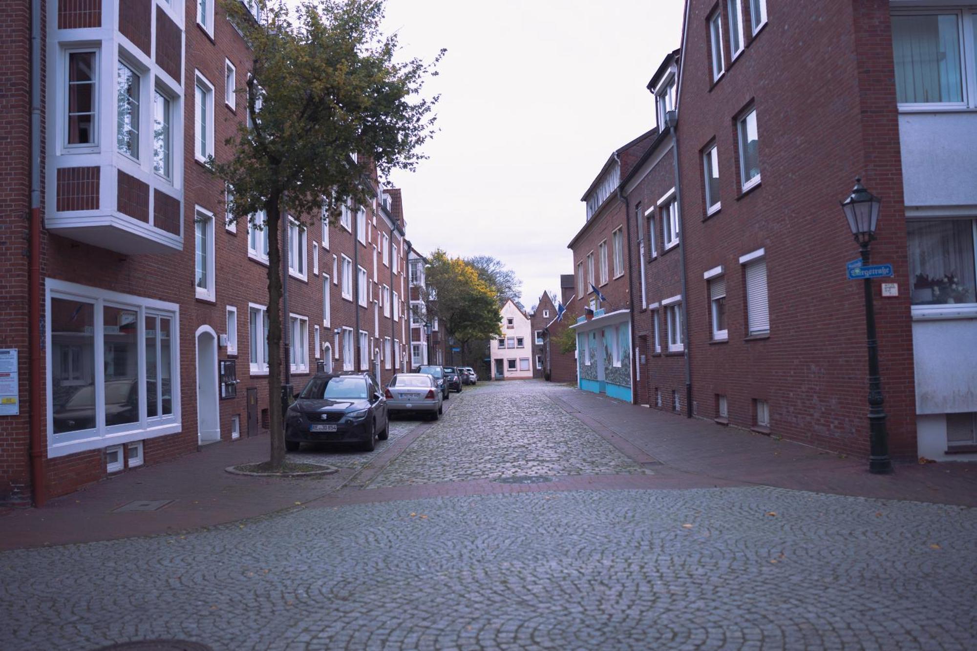 Schoenes Apartment In Der Altstadt , Kostenlose Parkplaetze In Der Naehe Emden Exterior foto